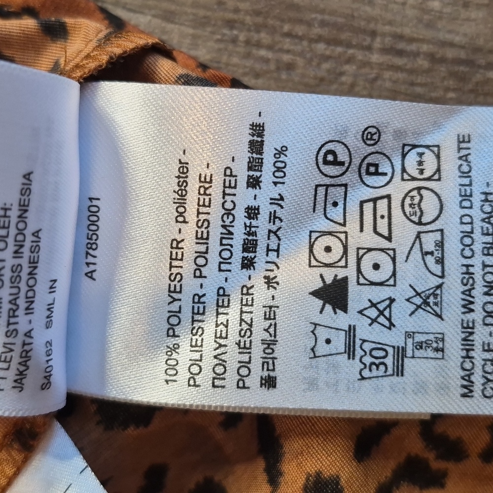 XS/S Levi's Leopard Print Cocoa Brown & Black Kaila Puff Sleeve Top - Picture 12 of 12